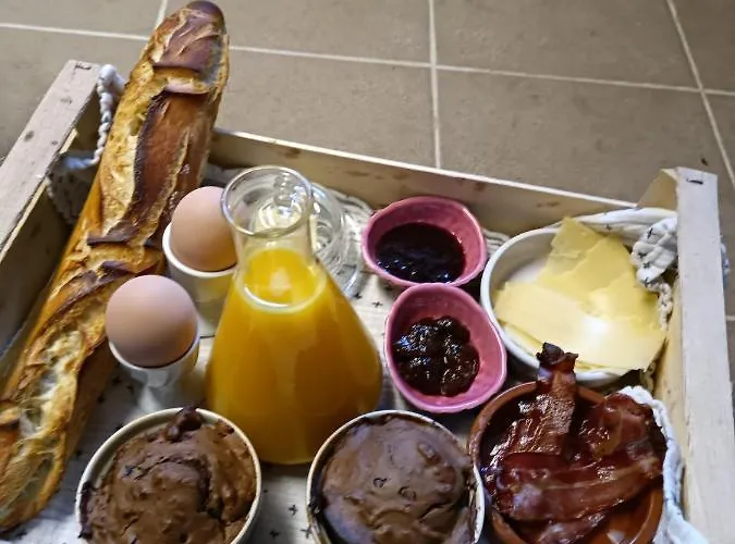 בית נופש Domaine Mas De Galy *